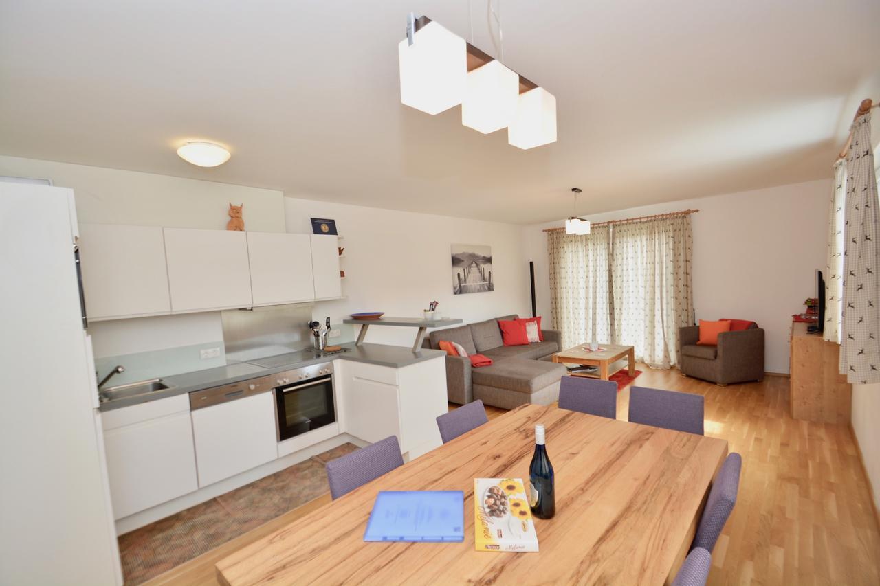 Apartment Mountain Panorama by Z-K-H Rentals Zell am See Bagian luar foto