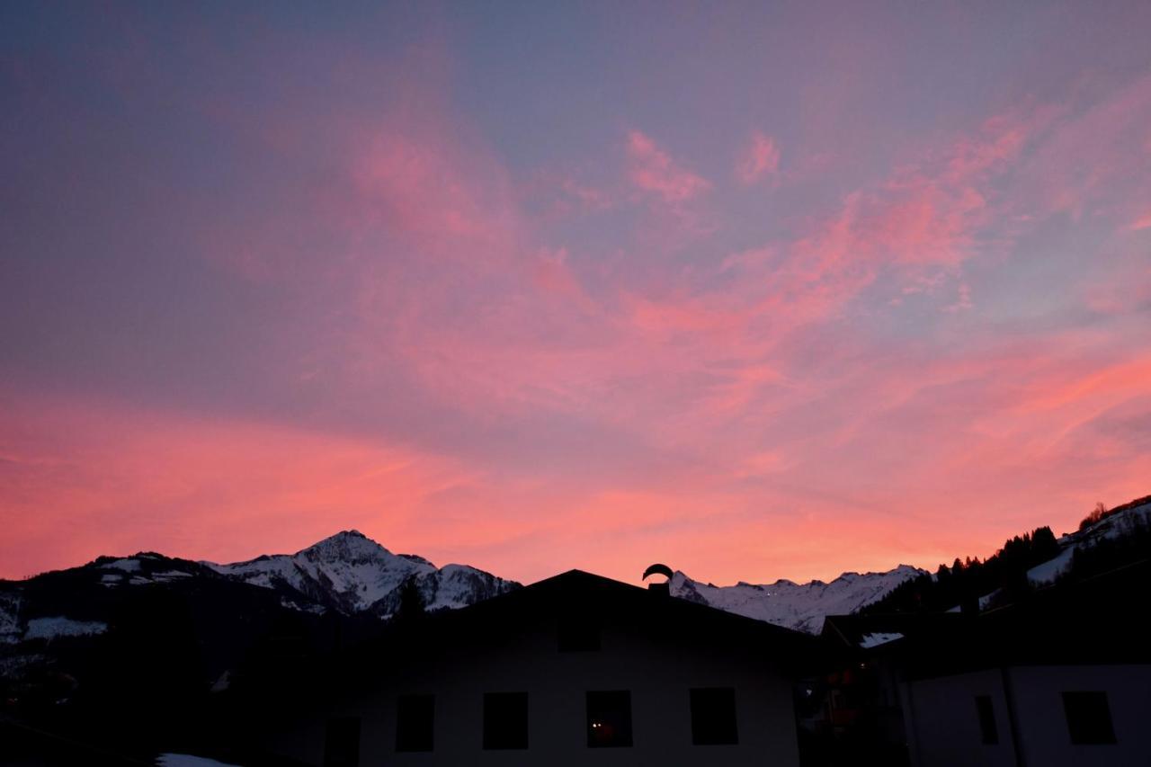 Apartment Mountain Panorama by Z-K-H Rentals Zell am See Bagian luar foto
